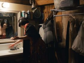 Даниэль Кэмпбелл секси, Шаннин Соссамон секси, Каролина Порту голая – Призрачный свет (2018) #6