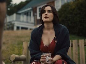 Даниэль Кэмпбелл секси, Шаннин Соссамон секси, Каролина Порту голая – Призрачный свет (2018) #7