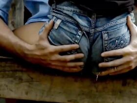 Селеста Саблич голая – Roommates s01e02 (2014) #2