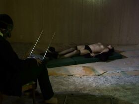 Элисса Даулинг голая, Кэрри Хэйес голая – Определить звонившего (2018) #9