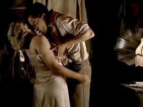 Синтия Эттинджер голая – Карнавал (2003) #2