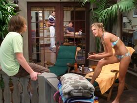 Дженнифер Тейлор секси, Триша Хелфер секси – Два с половиной человека s07e08 (2009) #2 #11