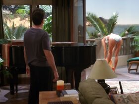 Дженнифер Тейлор секси, Триша Хелфер секси – Два с половиной человека s07e08 (2009) #2 #9