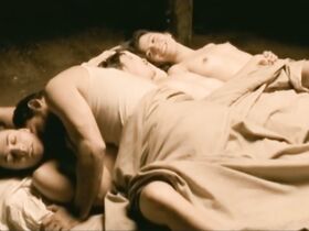 Летисия Уихара голая, Яри Лоренцо голая, Люсия Муноз голая, Эванхелина Соса голая, Майя Сапата голая – Закон Ирода (1999) #12