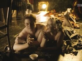 Рома Гонсёровская секси, Джулия Конарска секси, Орина Краевска секси – Бодо s01e06-08 (2016)