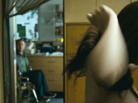 Джулия Роза Стокл голая, Надя Фогель голая, Сабрина Рейтер секси – Смерть в три дня: Часть вторая (2006) #3