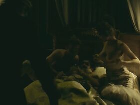 Паулина Давила голая, Тереса Руис голая – Здесь, на Земле s01 (2018) #2