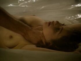 Айва Нора голая, Бренна Оттс секси – Движение по кругу (2018) #7