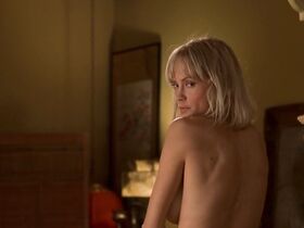 Дженнифер Моррисон голая, Эринн Бартлетт голая, Чен Лосон секси, Джули Вейкел секси – Лихорадка по девчонкам (2002) #1