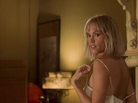 Дженнифер Моррисон голая, Эринн Бартлетт голая, Чен Лосон секси, Джули Вейкел секси – Лихорадка по девчонкам (2002) #25