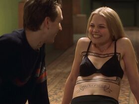 Дженнифер Моррисон голая, Эринн Бартлетт голая, Чен Лосон секси, Джули Вейкел секси – Лихорадка по девчонкам (2002) #31