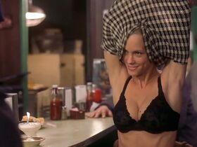 Дженнифер Моррисон голая, Эринн Бартлетт голая, Чен Лосон секси, Джули Вейкел секси – Лихорадка по девчонкам (2002) #5