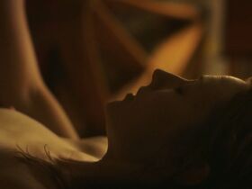 Шеннон Коллис голая, Эмили Госс голая – Фотографии (2018) #11