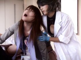 Рэи Ёсии голая, Мэгуми Кагурадзака голая – Паразитарный доктор Судзунэ: Генезис (2011) #5