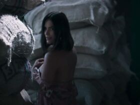 Габи Эспино голая – Игра с огнем s01e01-08 (2019) #2