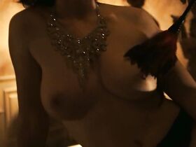 Аня Быкова голая, Лаура Алеман голая, Серрис Морган-Мойер голая – Занесенные снегом (2017) #13