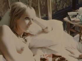 Монит Мазур голая, Тува Новотны голая – В дурмане (2005) #14