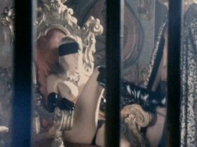 Монит Мазур голая, Тува Новотны голая – В дурмане (2005) #3