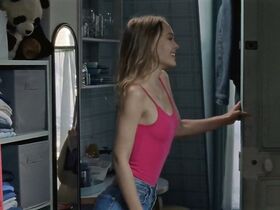 Лили-Роуз Депп секси, Летиция Каста секси – Честный человек (2018) #8