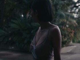 Кортни Итон секси – Perfect (2018) #10