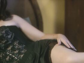 Эмили Элисия Лоу голая, Жак Холлэнд голая – Фрэнк и Ава (2018) #3