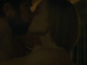 Кэти Сакхофф голая, Блю Хант секси – Другая жизнь s01e08 (2019) #4