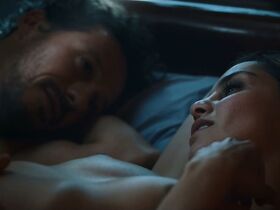 Элиза Визари секси, Елена Куччи секси, Каролина Крешентини секси – Дома всё в порядке (2018)