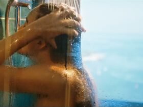 Элиза Визари секси, Елена Куччи секси, Каролина Крешентини секси – Дома всё в порядке (2018) #3