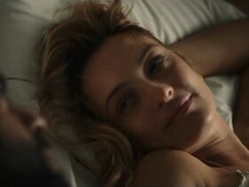 Элиза Визари секси, Елена Куччи секси, Каролина Крешентини секси – Дома всё в порядке (2018) #9