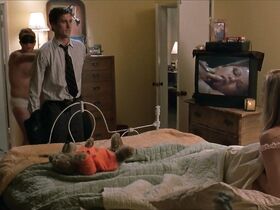 Элиша Катберт секси, Лиза Питтман голая, Корина Кингсбери голая – Старая закалка (2003) #2