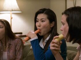 Элиша Катберт секси, Лиза Питтман голая, Корина Кингсбери голая – Старая закалка (2003) #5