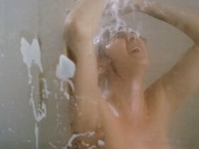 Хульета Диас секси, Карла Петерсон секси – 2+2 (2012) #14