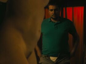 Моник Пэрент голая, Салли Кёркленд голая – Слабак (2019) #16