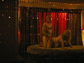 Моник Пэрент голая, Салли Кёркленд голая – Слабак (2019) #7