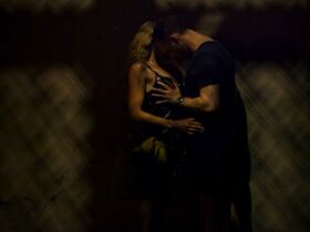 Мария Оллред секси, Джули Уэбб секси – Структура падения (2018) #6