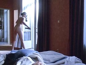 Жюли Форнье голая – Всё спокойно (2000) #7