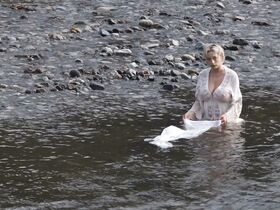 Кэролайн Врилэнд голая, Зои Чаит голая, Кензи Далтон секси – Пойманный с поличным (2019) #10