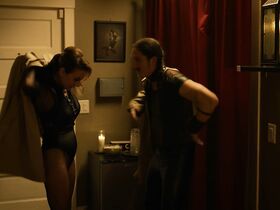 Молли Хьюит секси, Марика Энгельхардт секси, Софи Чейз секси – Передышка s03e02 (2019) #14