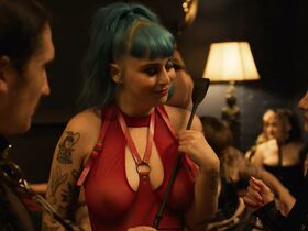 Молли Хьюит секси, Марика Энгельхардт секси, Софи Чейз секси – Передышка s03e02 (2019) #5