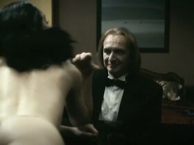 Наташа Петрович голая, Симона Спировска голая – Номер с фортепиано (2013) #11