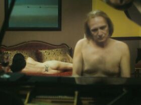 Наташа Петрович голая, Симона Спировска голая – Номер с фортепиано (2013) #9