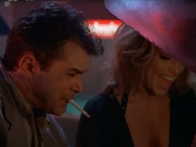 Кари Вурер голая, Бриттани Мерфи секси, Сандра Тейлор голая – Феникс (1998) #9