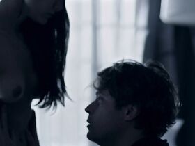 Кларисса Санчес голая, Клаудия Ла Гатта секси – Зеркала (2014) #11