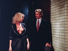 Шелли Тейлор Морган голая, Сюзанн М. Регар голая, Лори Саттон голая, Лоррэйн Майклс голая – Малибу-экспресс (1985) #7