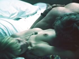 Марина де Граф голая, Китти Курбуа голая – Дебют (1977)