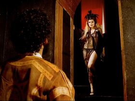 Фернанда Паэс Леме голая, Флавия Алессандра голая, Джулиана Потьюс голая – Человек, который бросил вызов Дьяволу (2007) #13