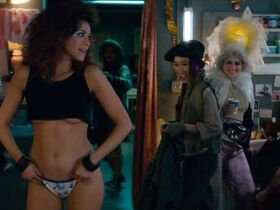 Джеки Тон секси, Кейт Нэш секси – Блеск s03e08-10 (2019) #18