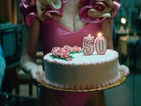 Джеки Тон секси, Кейт Нэш секси – Блеск s03e08-10 (2019) #2