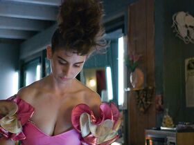 Джеки Тон секси, Кейт Нэш секси – Блеск s03e08-10 (2019) #7