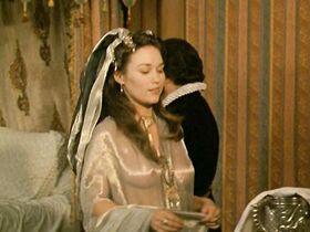 Изабелла Росселлини голая, Марианн Басле голая – Галантные дамы (1990) #7